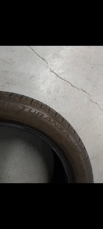Bridgestone Turanza Tire 255/45R19 image indicator(3)