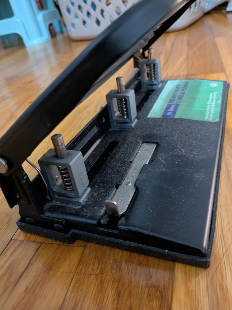 Heavy Duty Hole Puncher - photo 3