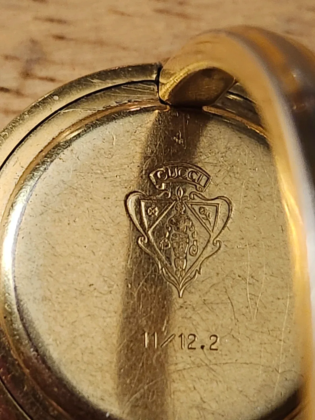 Gucci Bangle Watch image indicator(2)