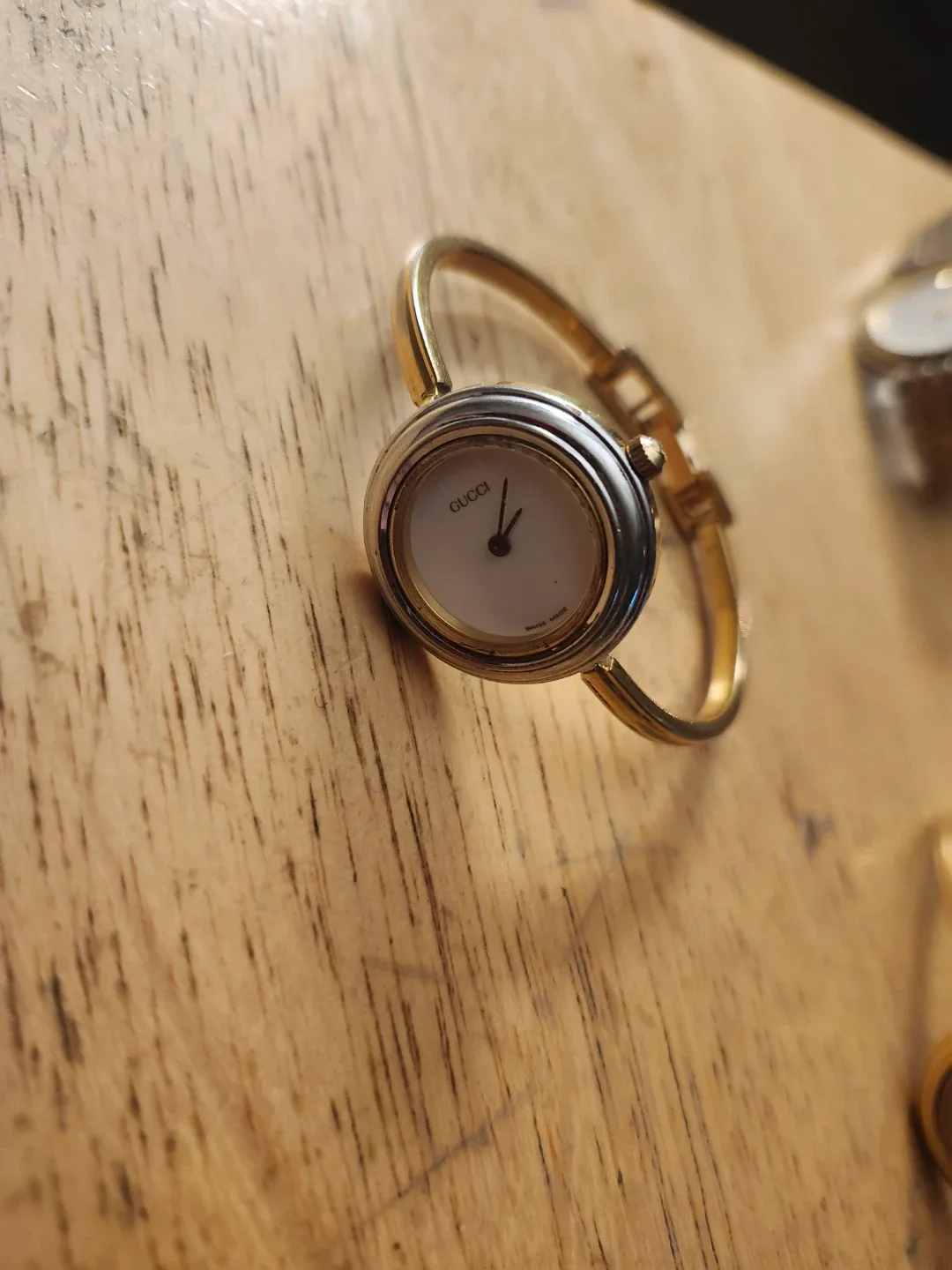 Gucci Bangle Watch image indicator(4)