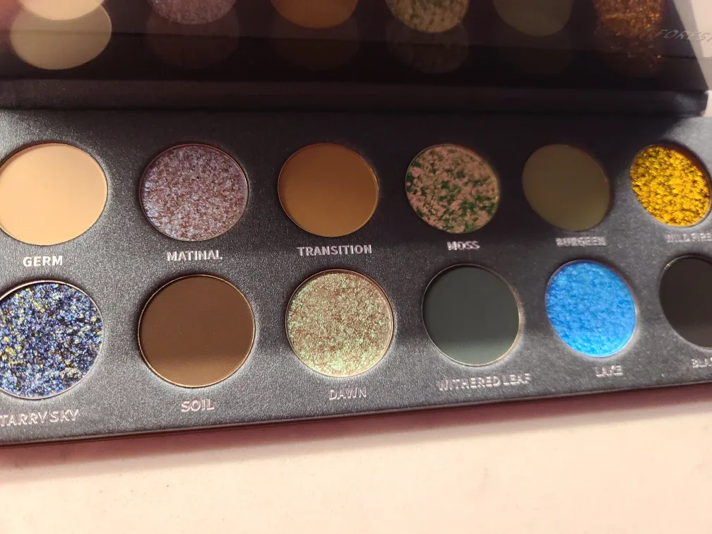 Kryptein Cosmetics Burnt Forest Eyeshadow Palette image indicator(5)
