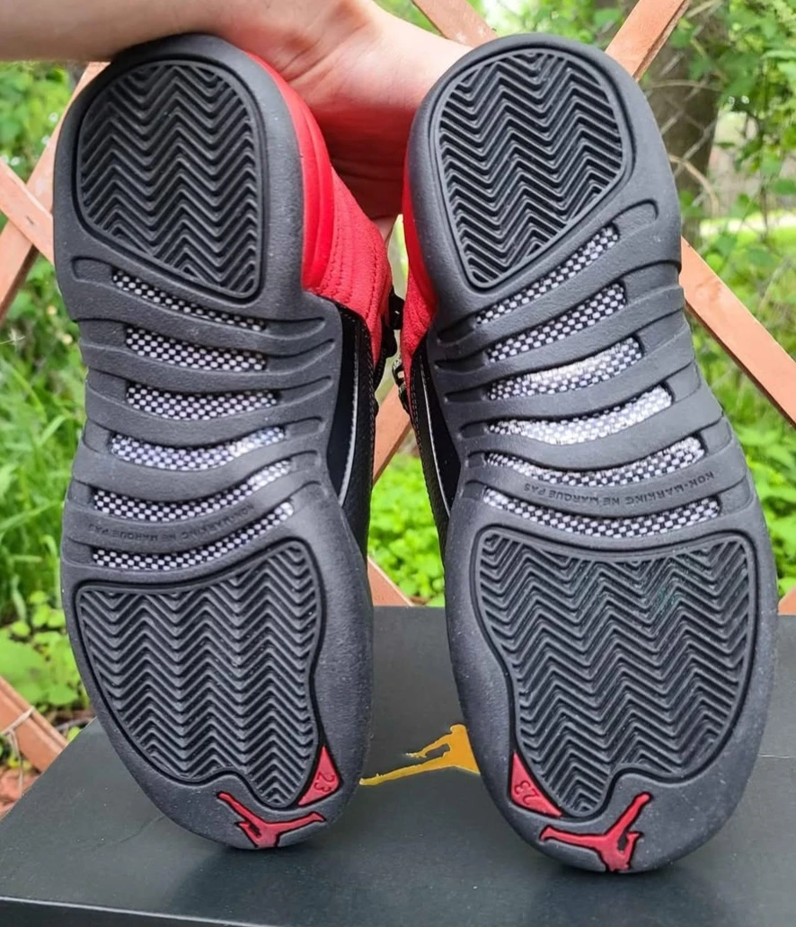 Air Jordan 12 Reverse Flu Games - photo 4