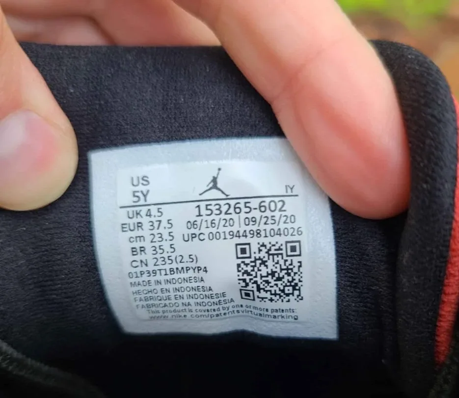 Air Jordan 12 Reverse Flu Games image indicator(6)