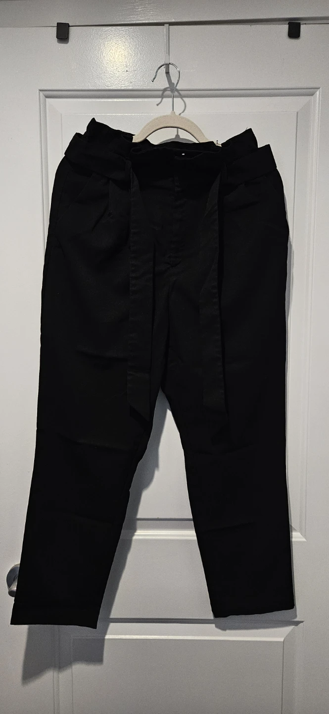 H&M Black Paperbag Waist Pants with belt, Black - Size 6