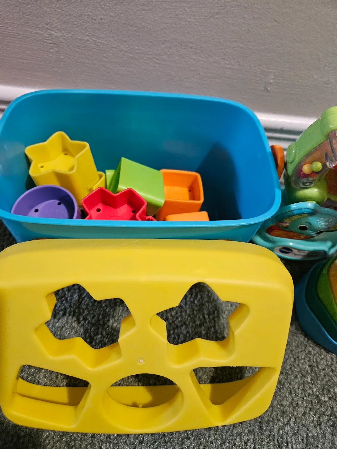 VTech & Shape Sorter Toys Bundle image indicator(2)