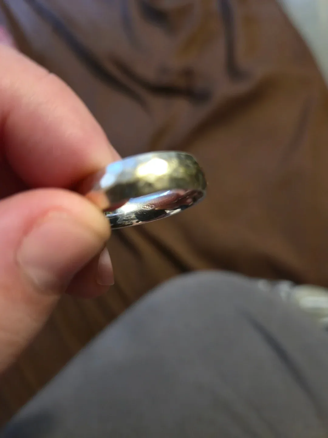 18k white gold men's ring image indicator(3)