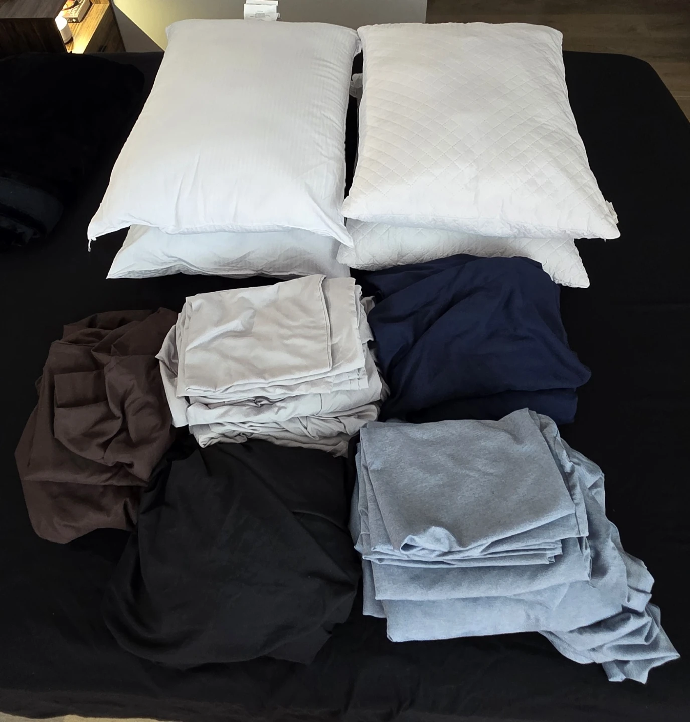 Combo Bed Pillows + 5 sets Bed sheets