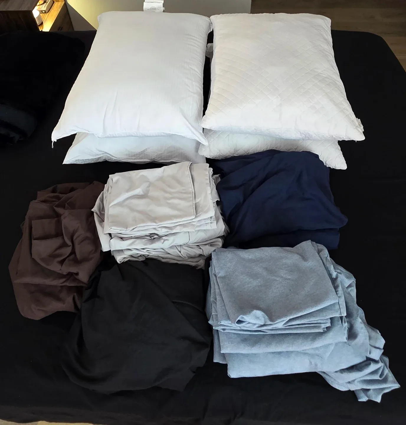 Combo Bed Pillows + 5 sets Bed sheets