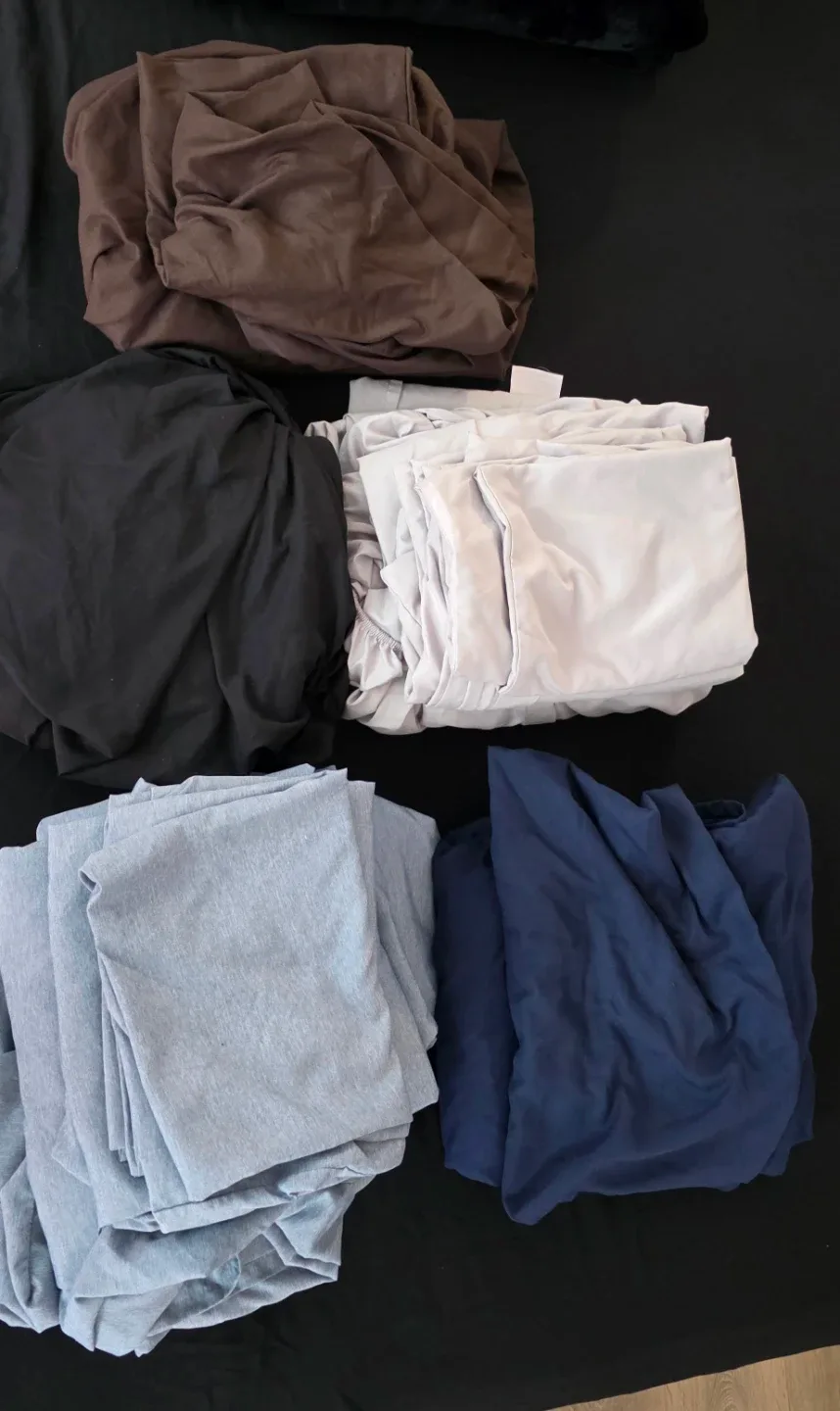 Combo Bed Pillows + 5 sets Bed sheets image indicator(8)