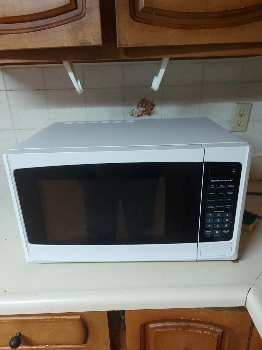 Hamilton Beach Microwave Oven, White