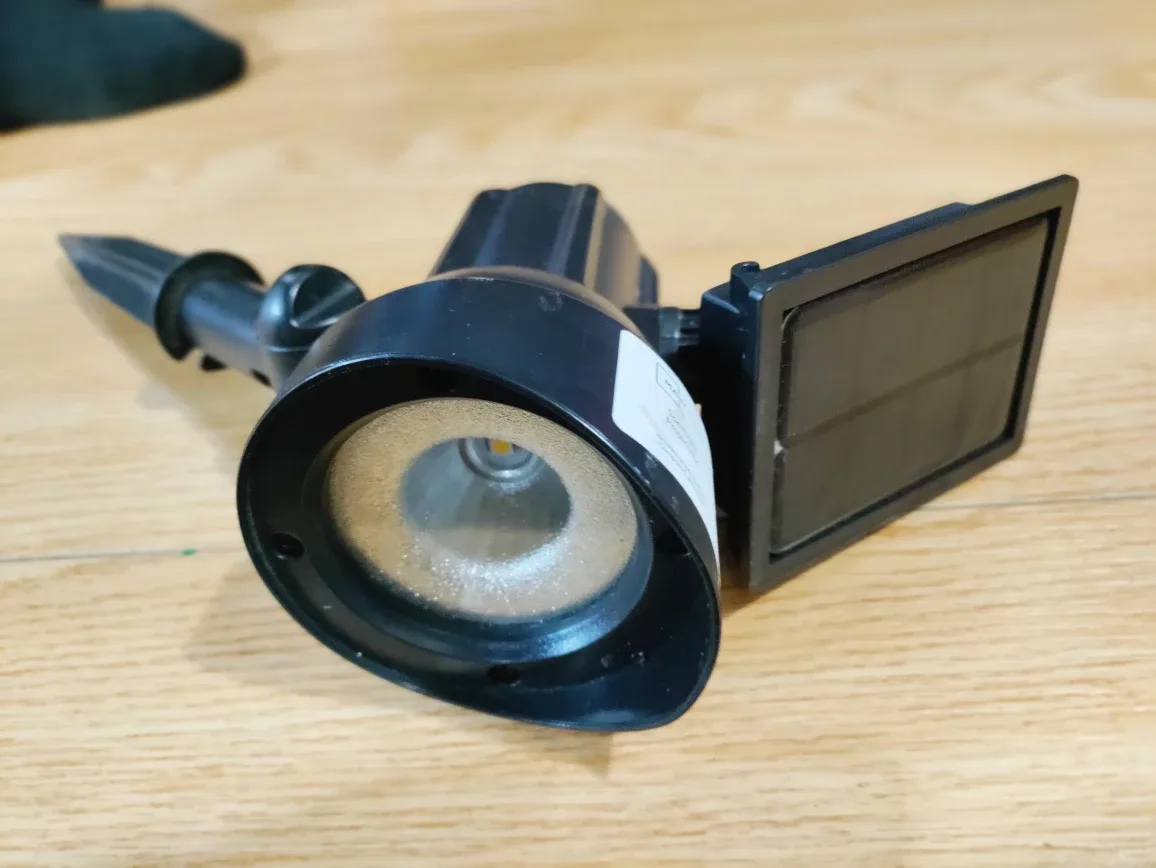 EUC Butterfly Solar Garden Lights - Set of 22 image indicator(6)