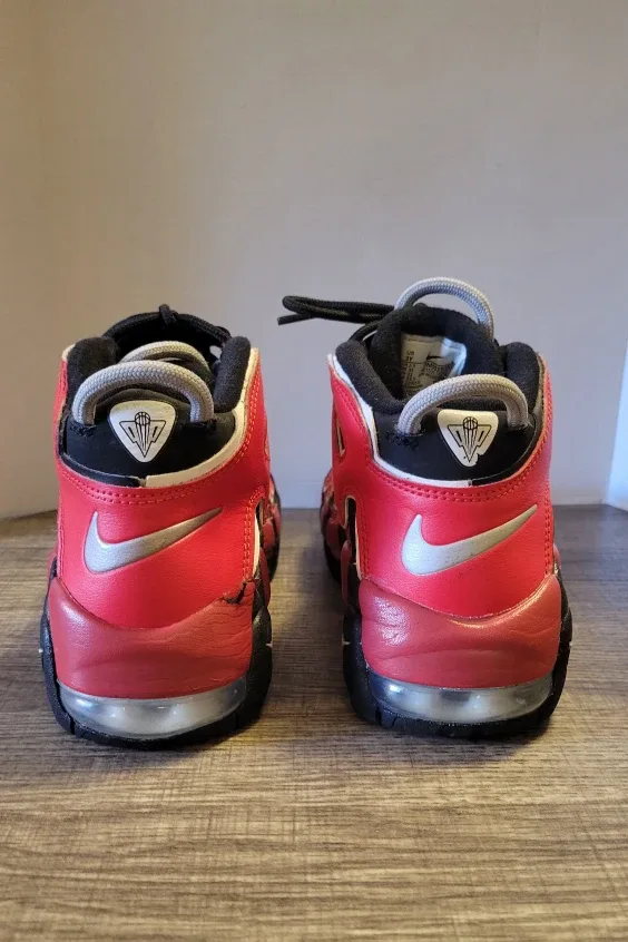Nike Air More Uptempo Size 3Y image indicator(5)