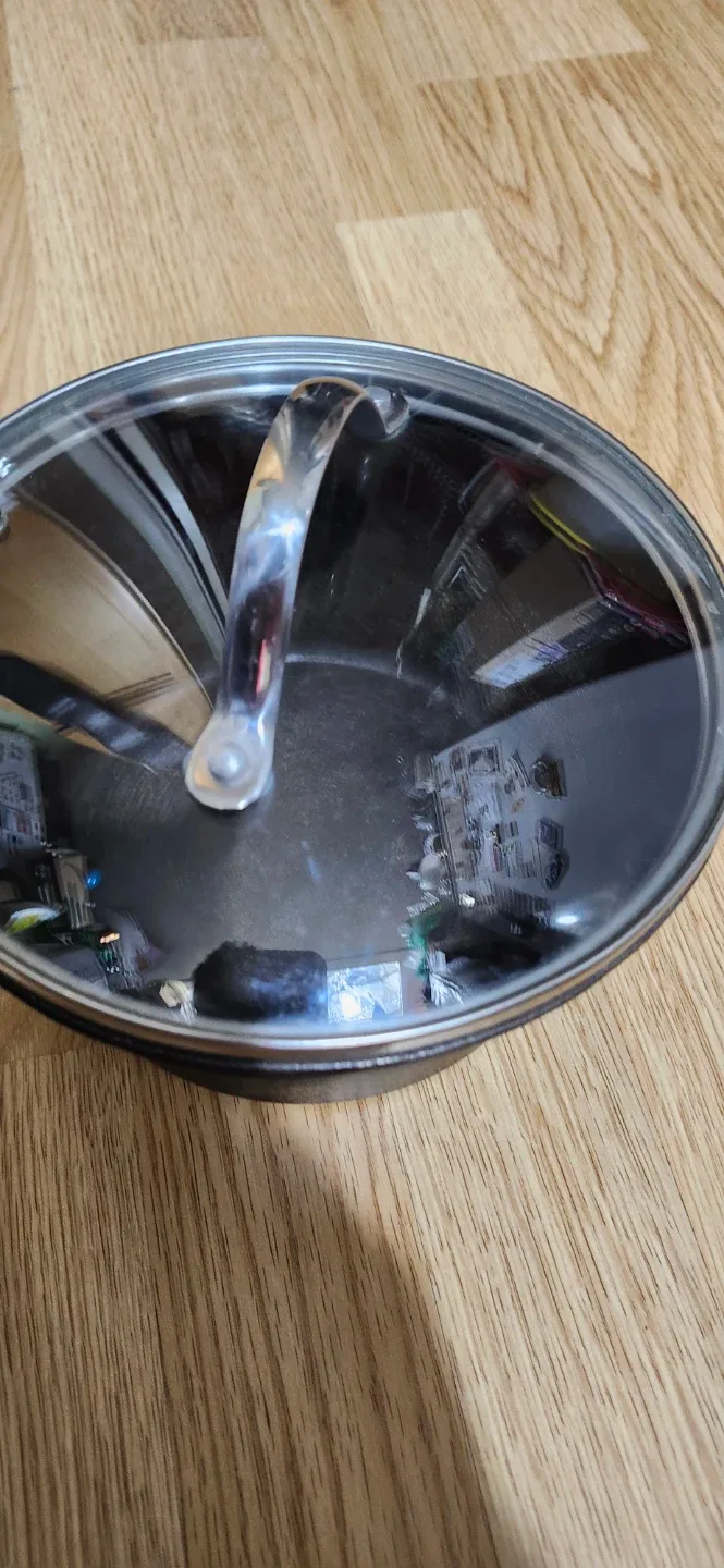 Cast Iron Saucepan with Lid image indicator(5)