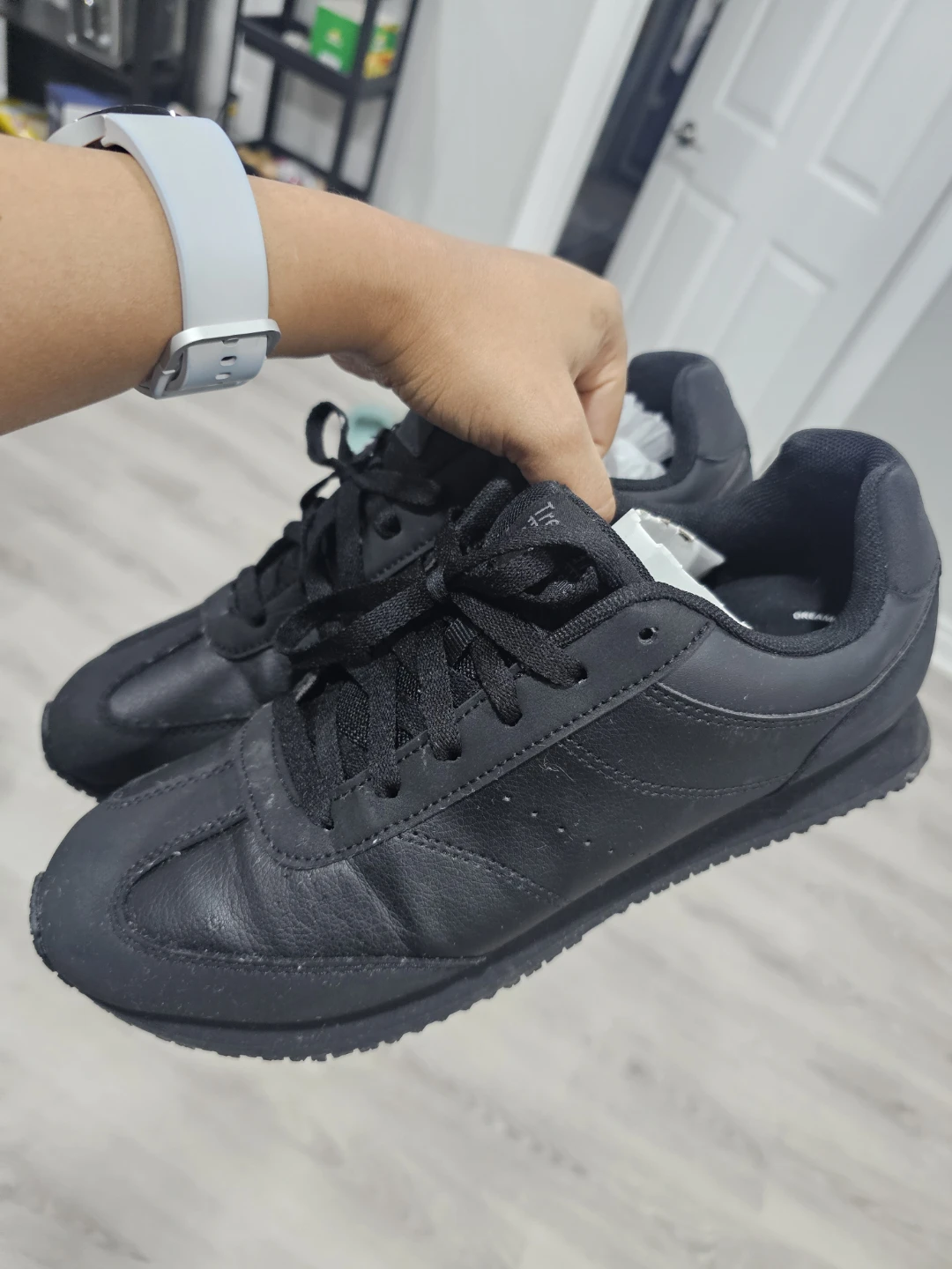 TredSafe Slip Resistant Footwear - Size 10 - photo 2