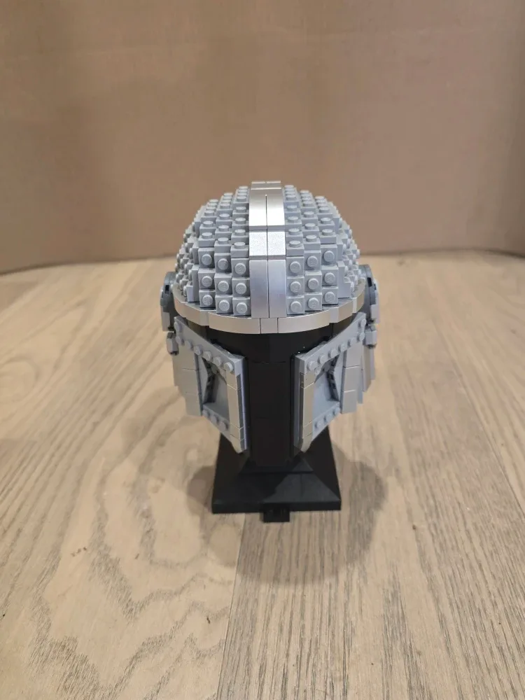 LEGO Star Wars The Mandalorian Helmet image indicator(2)