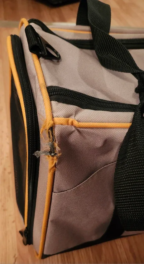 Kurgo-Soft Pet Carrier image indicator(7)