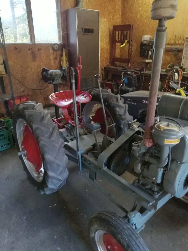 1946 Vintage Gibson Tractor image indicator(5)