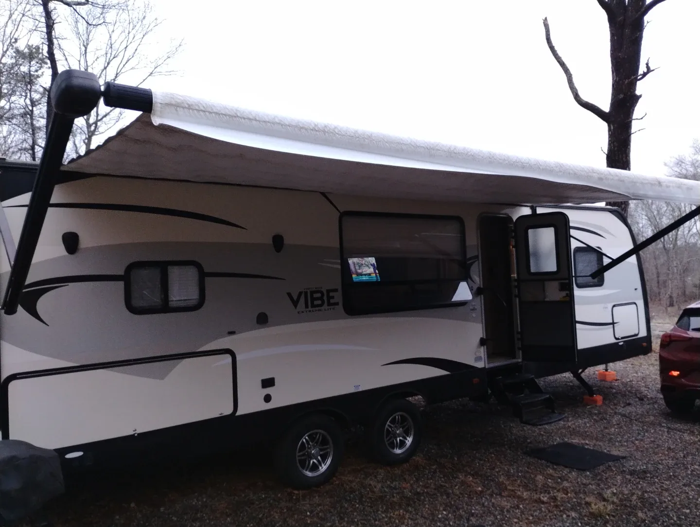 Vibe Extreme Lite Travel Trailer image indicator(2)