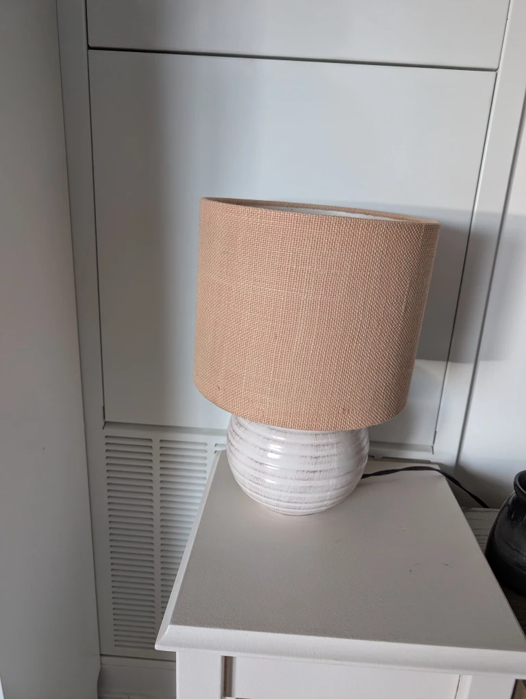 Table Lamp with Beige Shade - photo 2