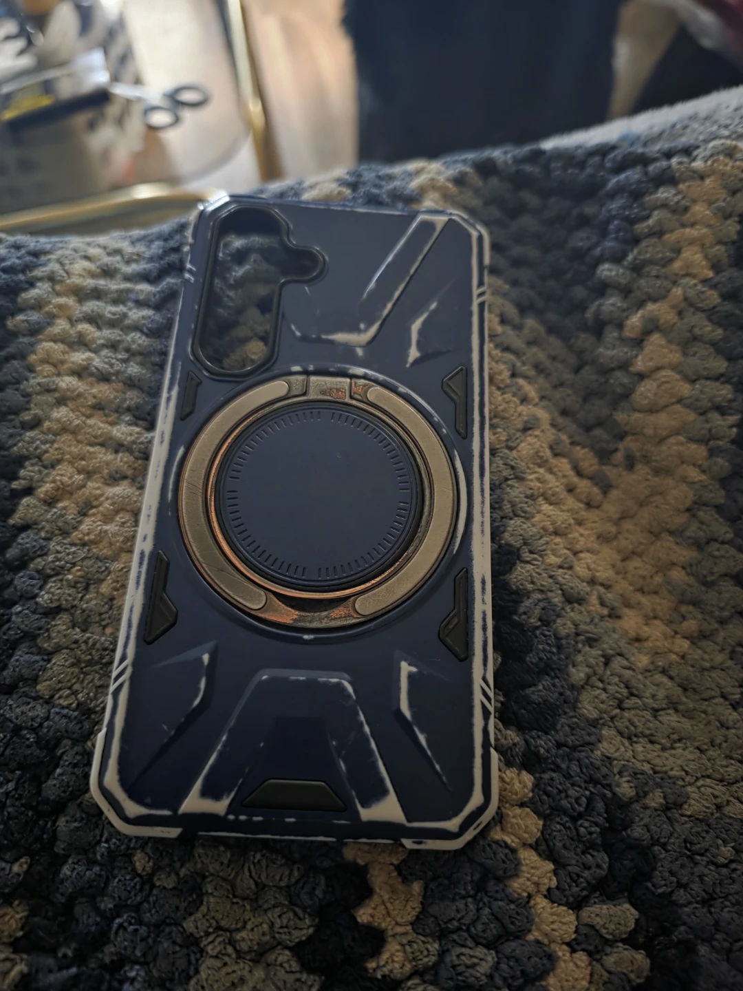 Samsung Galaxy S24 and phone case - photo 5