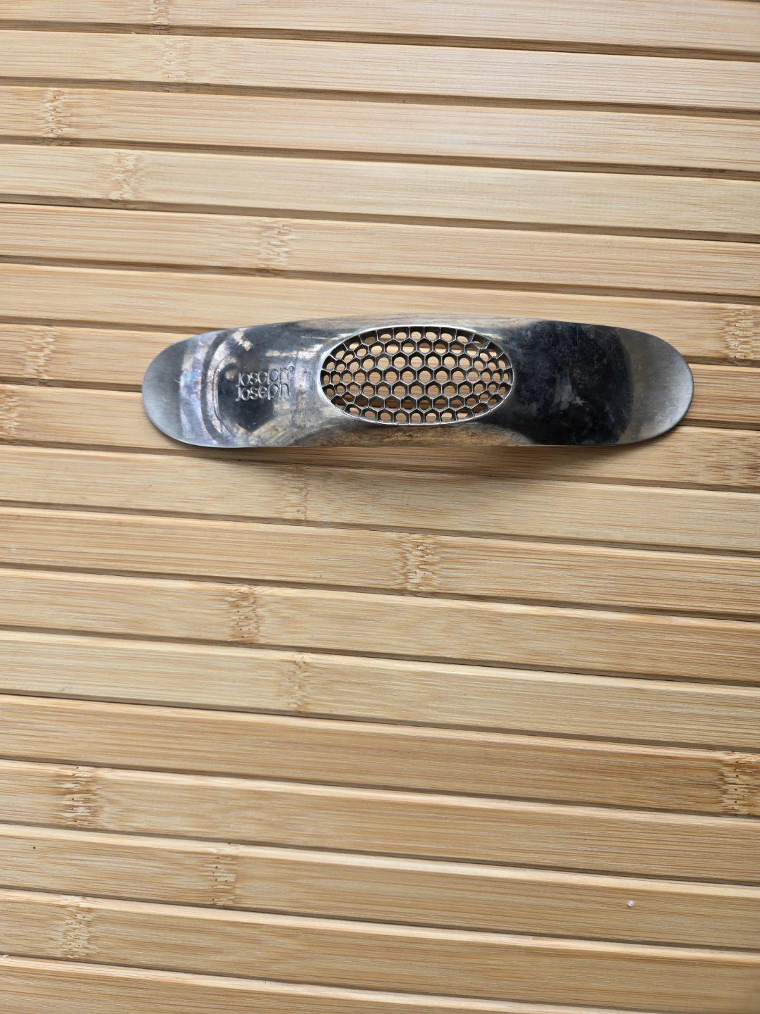 Joseph Joseph Rocker Garlic Crusher - photo 3