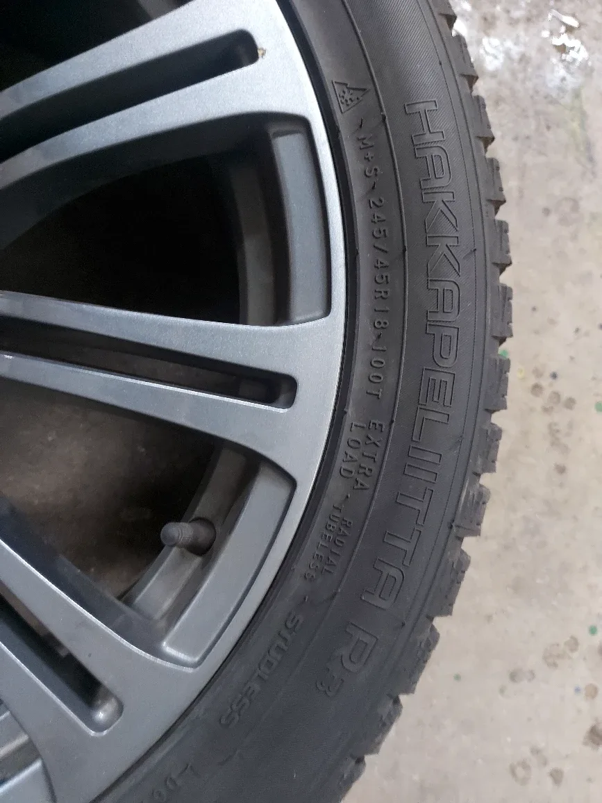 BMW Rim with Nokian Hakkapeliitta R3 Tire 245/45R18 image indicator(2)