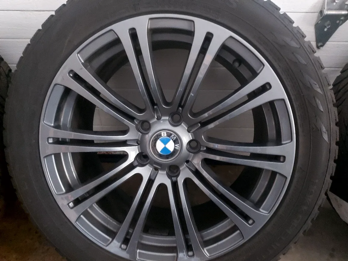 BMW Rim with Nokian Hakkapeliitta R3 Tire 245/45R18 image indicator(5)