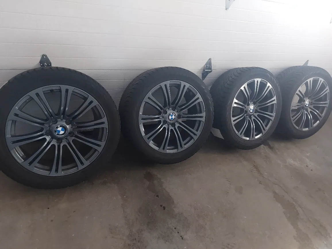 BMW Rim with Nokian Hakkapeliitta R3 Tire 245/45R18 image indicator(6)