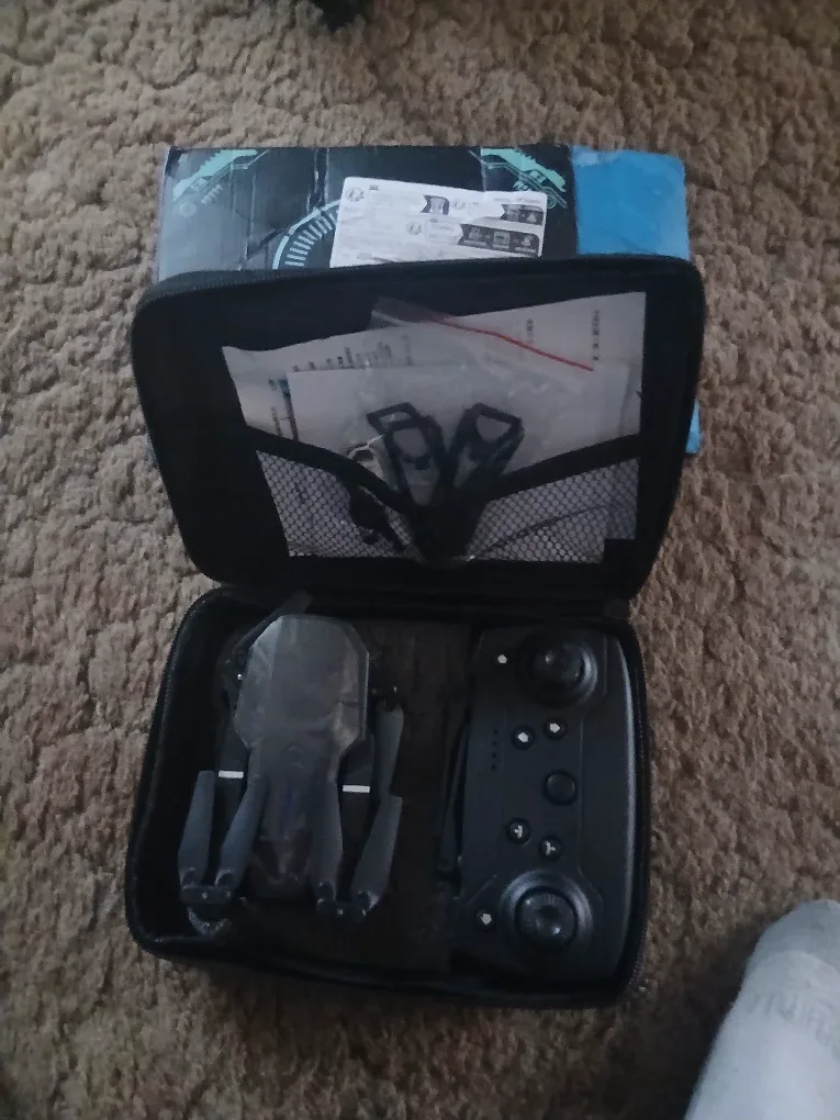 Drone with Case & Accessories image indicator(4)