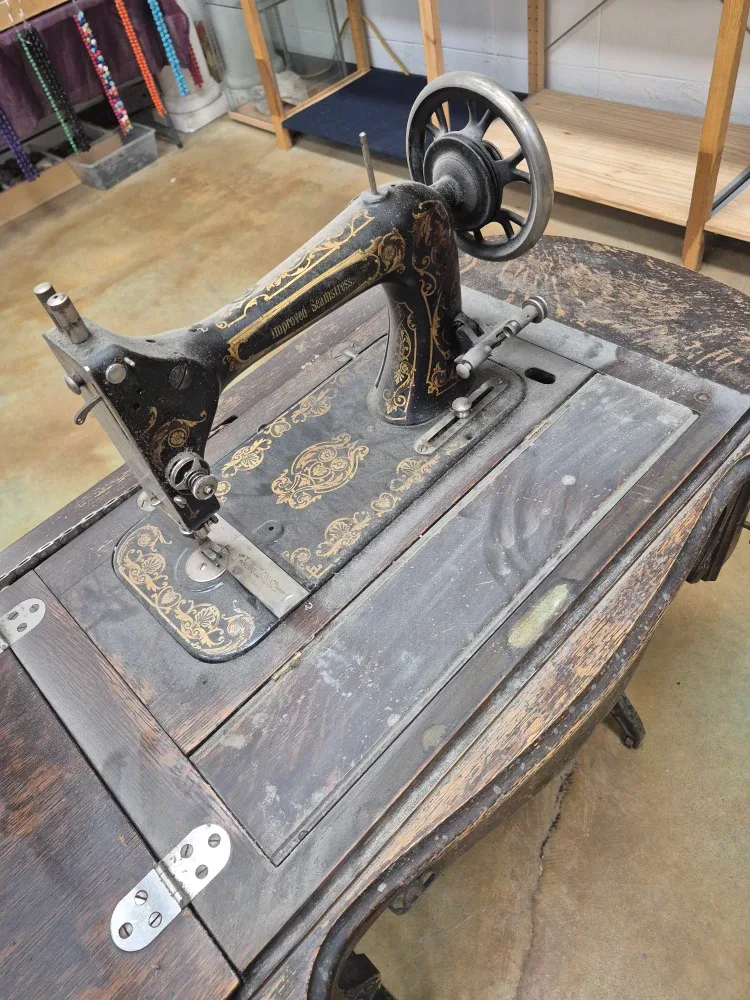 Antique Sewing Machine Table image indicator(9)