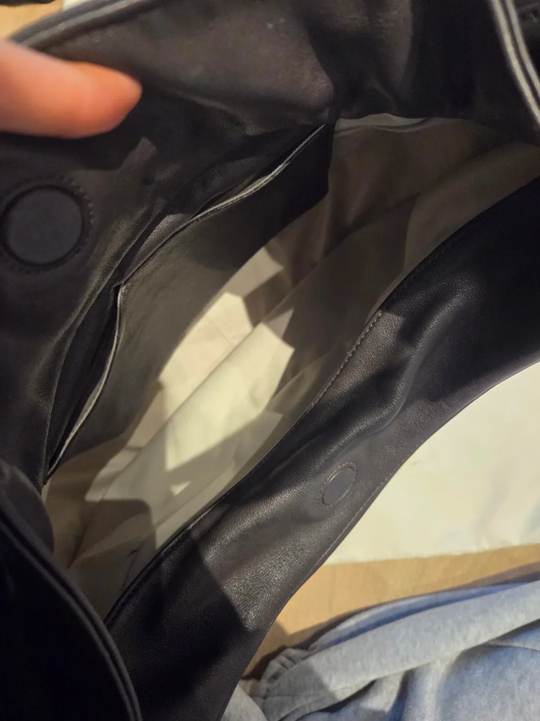 Elbategev Ostra Cacao Brown Cross Bag image indicator(7)