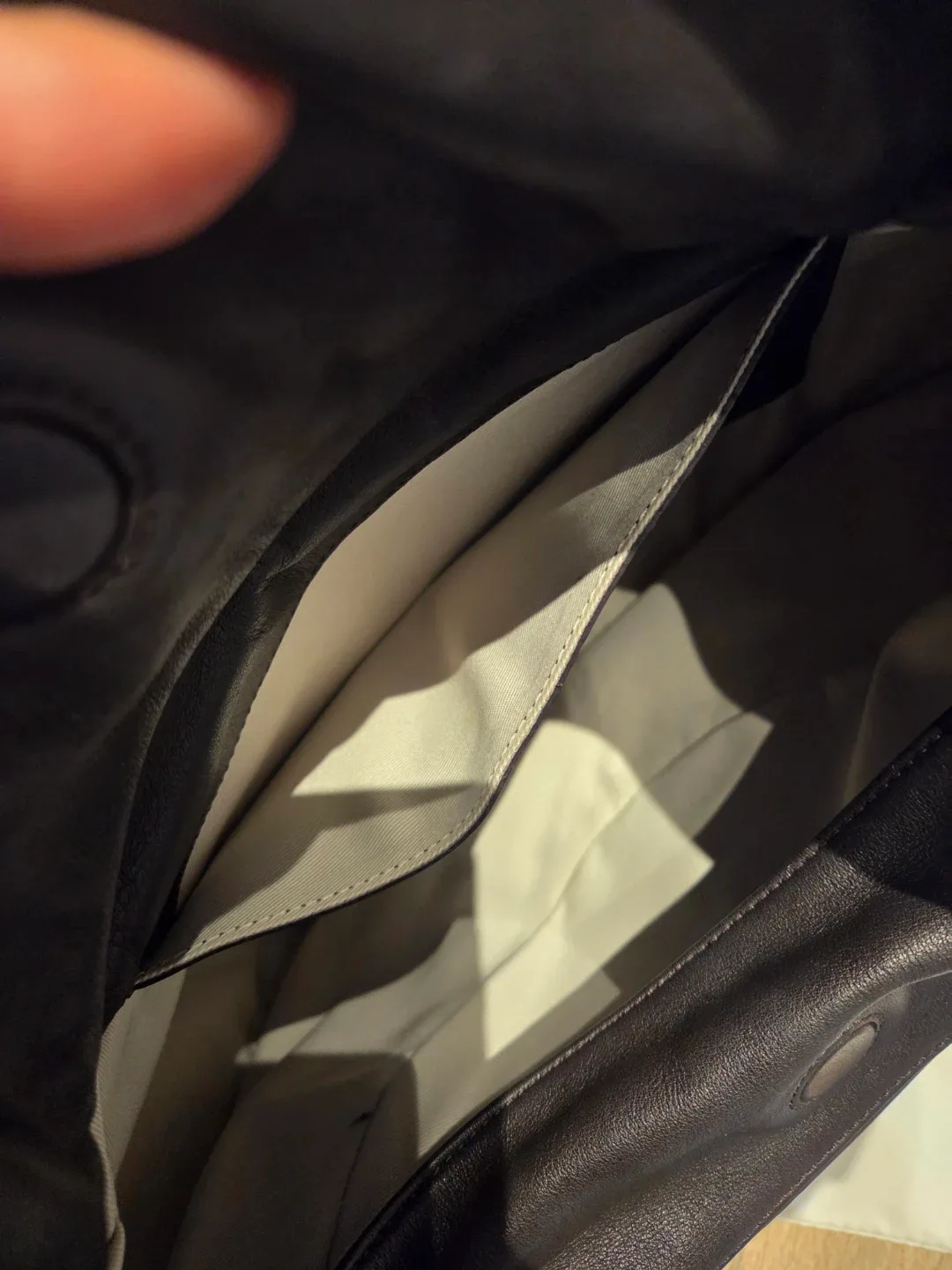 Elbategev Ostra Cacao Brown Cross Bag image indicator(8)