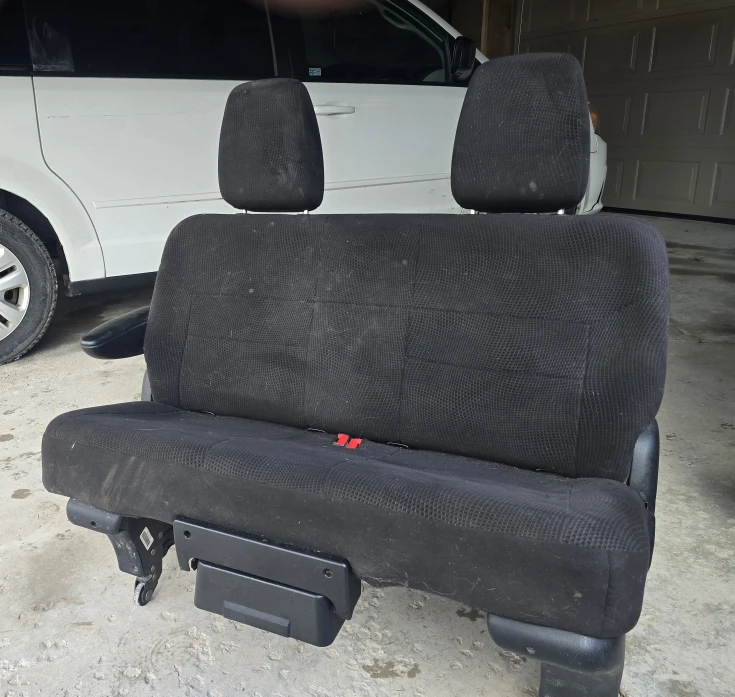 Dodge Caravan Middle Seats