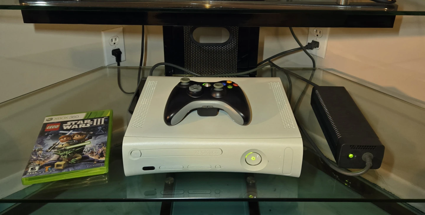 Xbox 360 + Lego Star Wars / CLEAN + READY TO PLAY