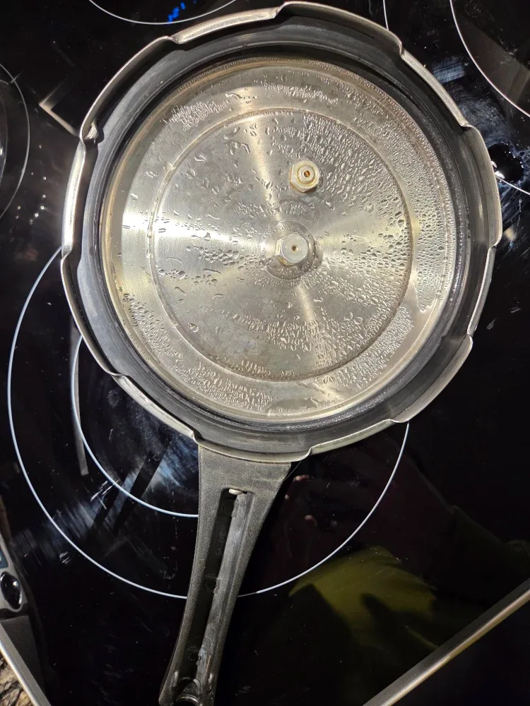 Prestige 3.0 L Pressure Cooker image indicator(5)