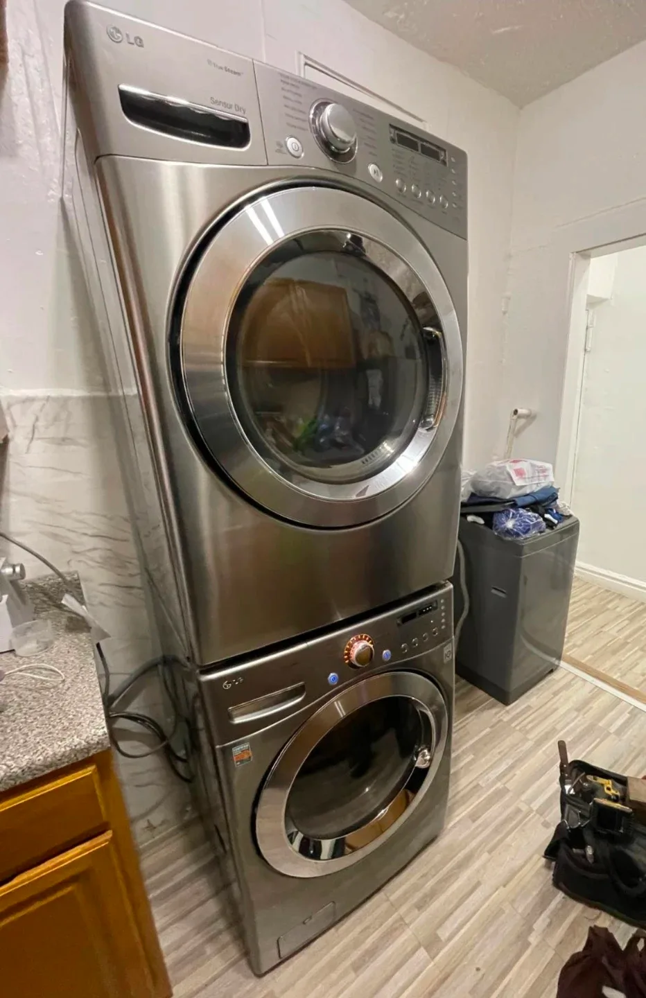 LG washer and dryer set thumbnail