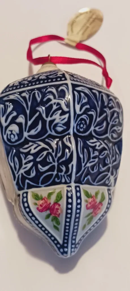 Danbury Mint 2009. First Annual German🎄Collectible Ornament image indicator(3)