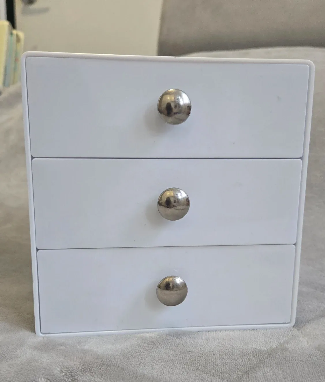 White 3-Drawer Organizer image indicator(2)