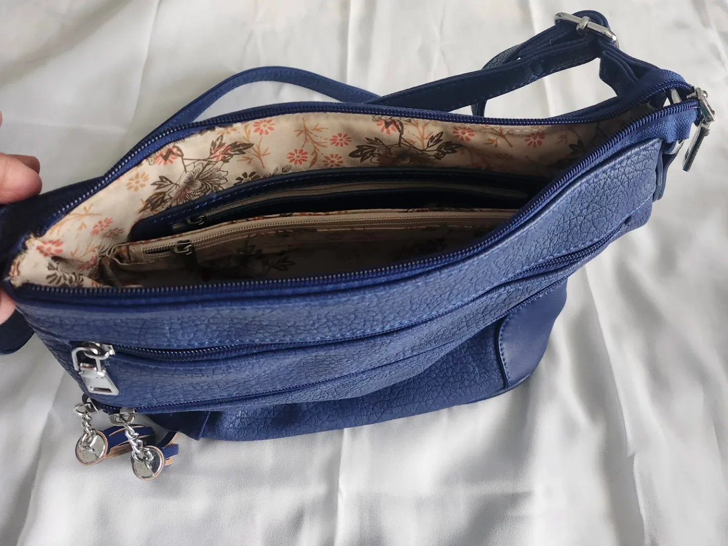 Blue Crossbody Bag with Tassels image indicator(5)