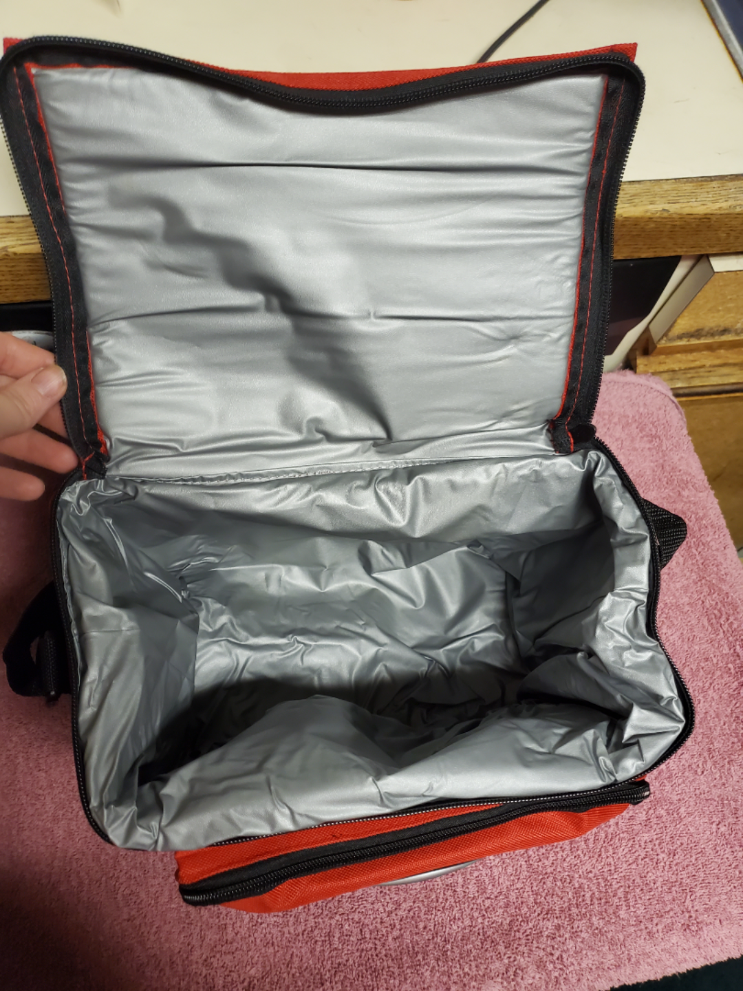 Red AM/FM Radio Lunch Box - photo 3