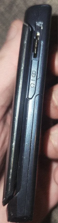 Samsung Flip Phone - Rogers 2.0 MegaPixel image indicator(3)