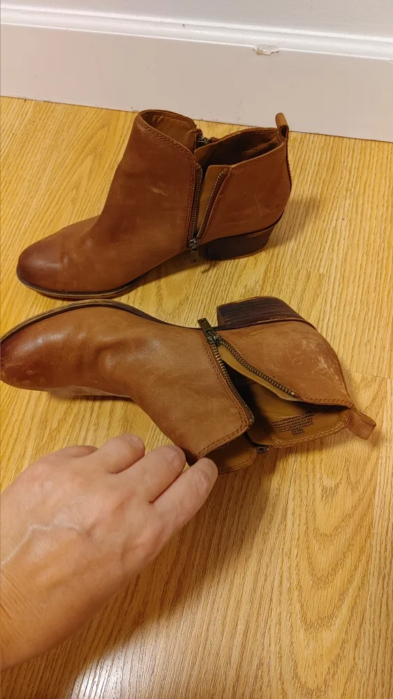 Women's Brown Leather Ankle Boots size 9 image indicator(5)