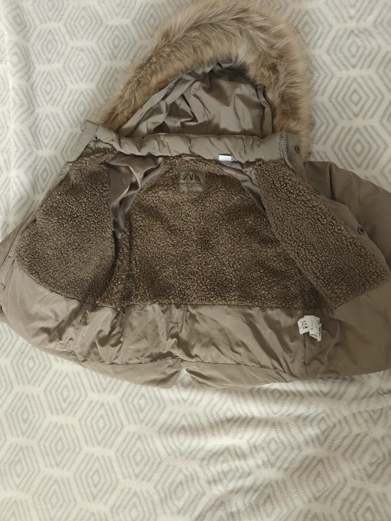Zara Puffer Jacket, Size 18-24 Months image indicator(3)