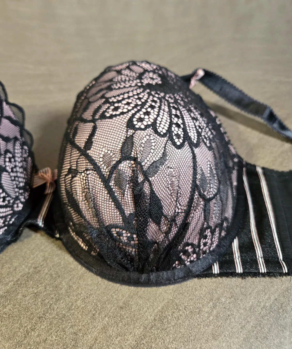 44B Déesse Lace Underwire Bra image indicator(3)