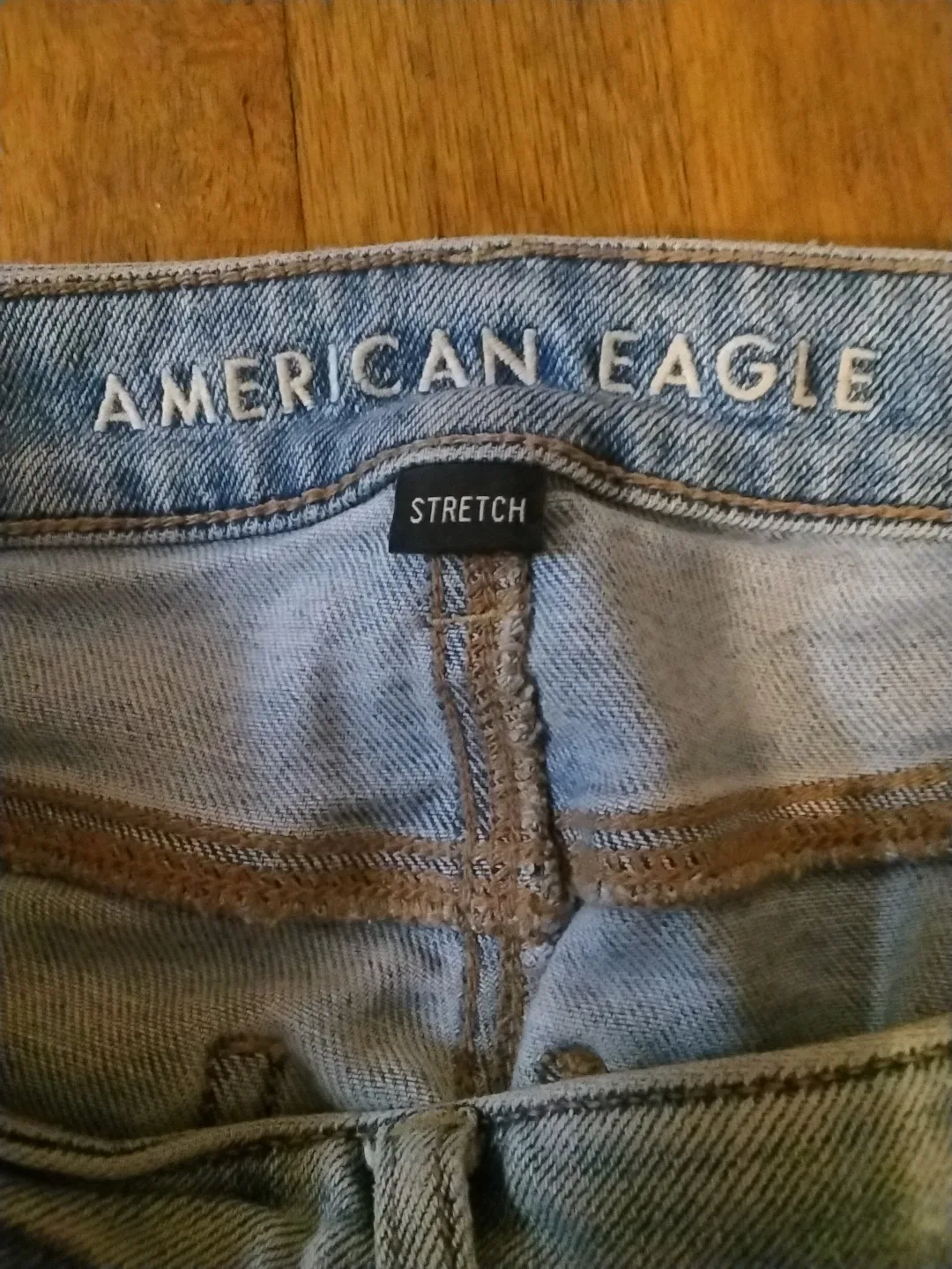 American Eagle Ripped Jeans image indicator(9)