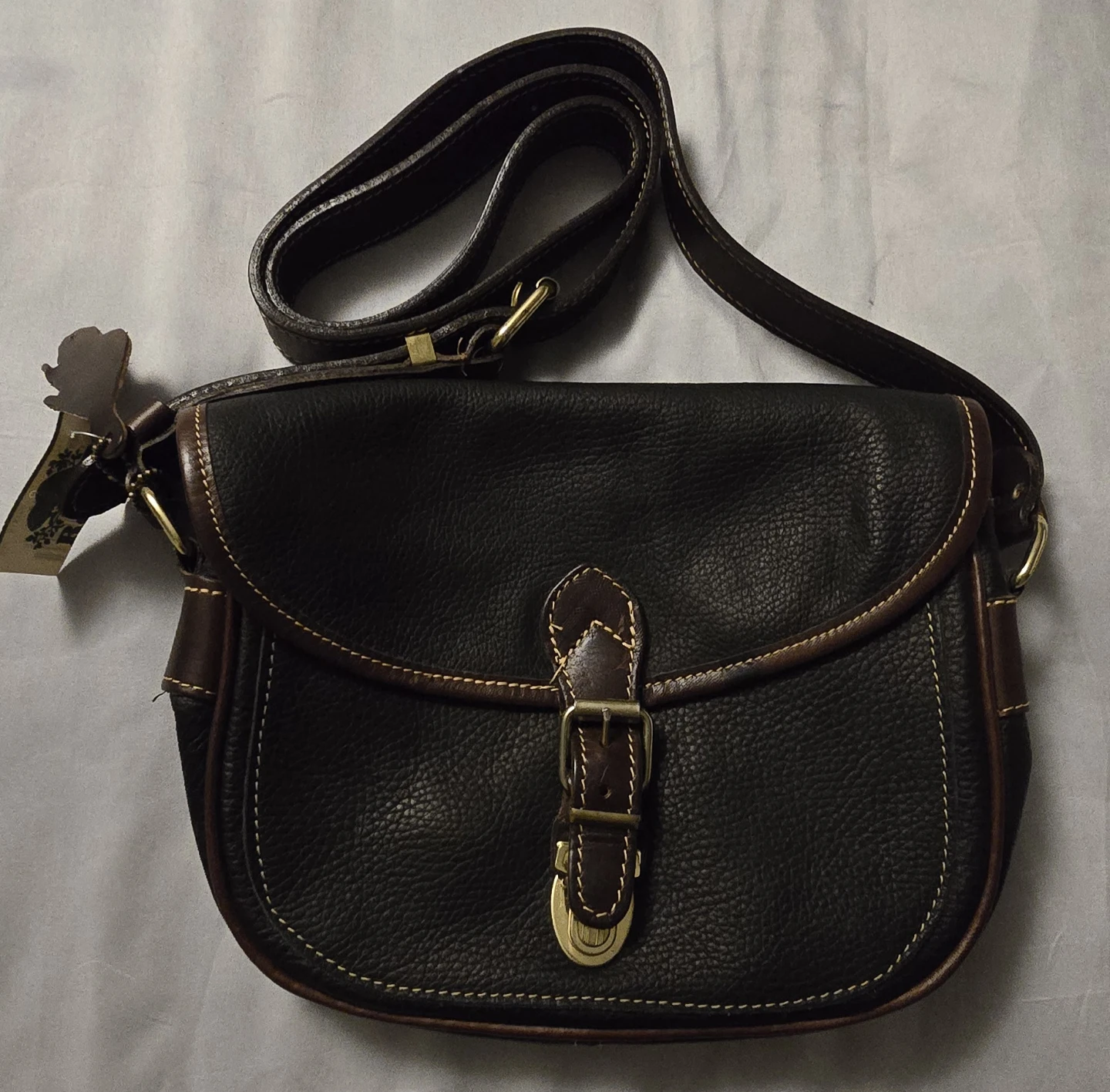 BRAND NEW! Vintage Roots Stephys Leather Crossbody Bag!