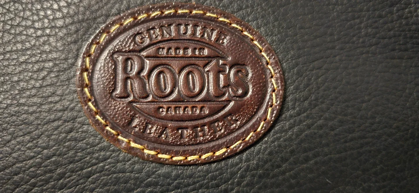 BRAND NEW! Vintage Roots Stephys Leather Crossbody Bag! image indicator(8)