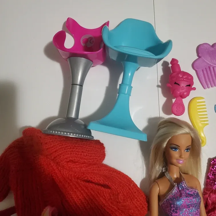 Barbie and Clothing/Accessories Lot #Cleanout image indicator(5)