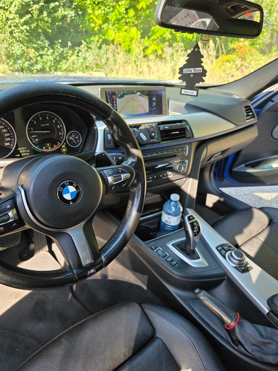 BMW 335i xDrive M package  Series Sedan - Blue image indicator(8)