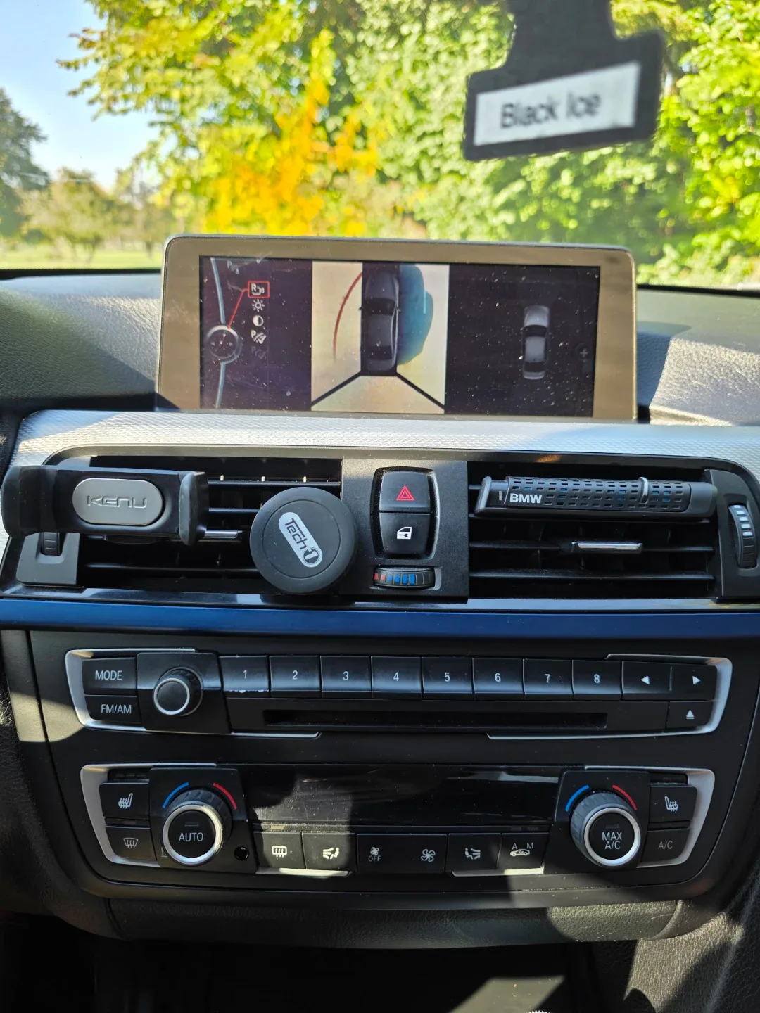 BMW 335i xDrive M package  Series Sedan - Blue image indicator(9)